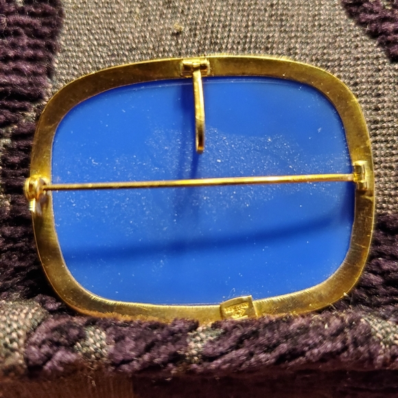 Vintage Chalcedony and Shell Gold Pin/Pendant - Picture 2 of 4